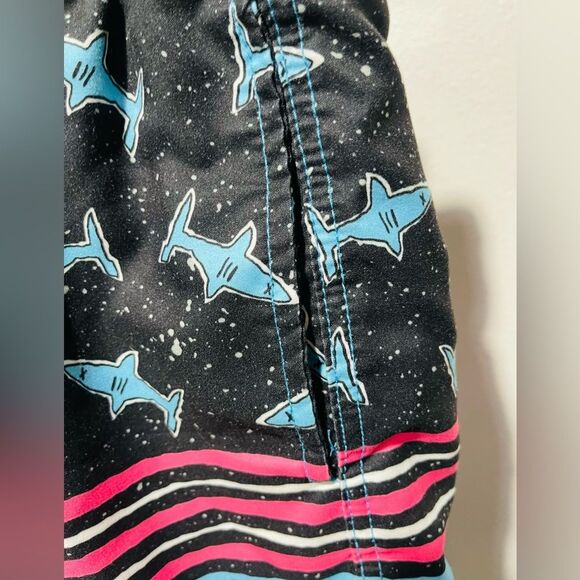 Since Maui swimming trunk novelty sharks waves pockets summer beach men’… - Picture 4 of 8